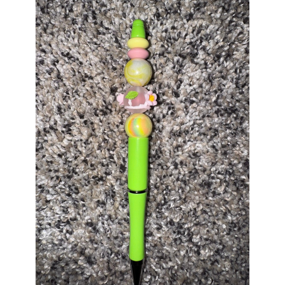 Green Beaded Pen | Aesthetic Desk Accessory | Cute Pen - Picture 2 of 3